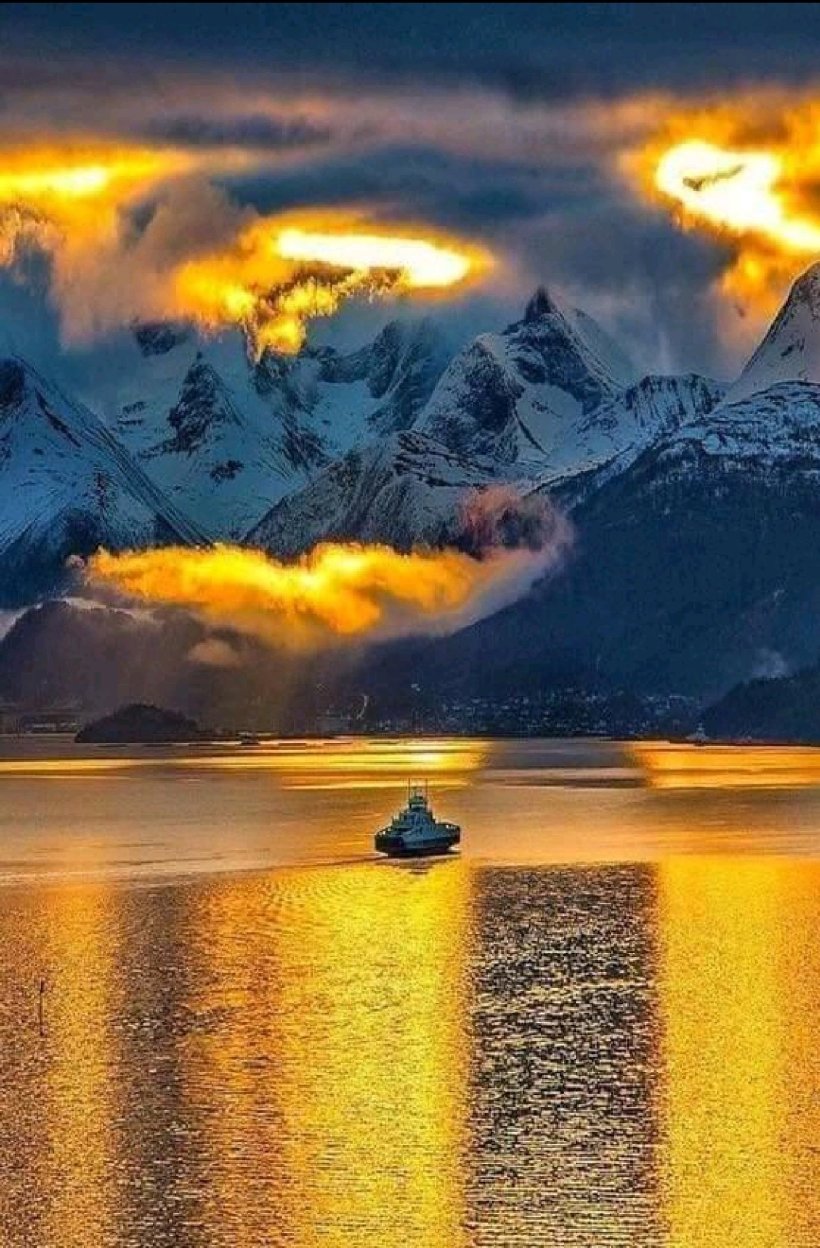 Image Credit to the unknown photographer.